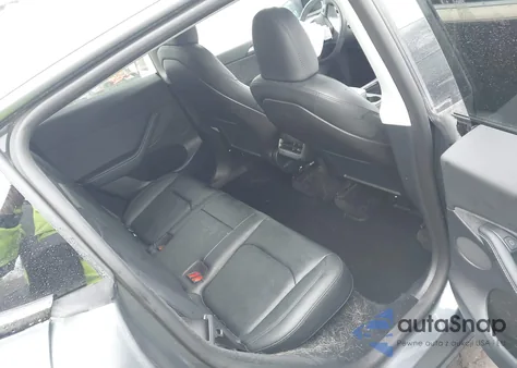 2023 Tesla Model Y Awd/Long Range Dual Motor All-Wheel Drive z USA, uszkodzony, nr VIN 7SAYGDEE7PA042087